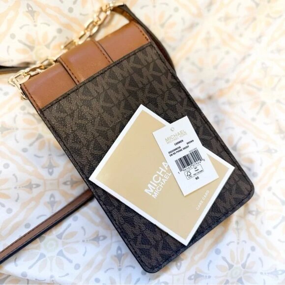 44 | 🍁❤️Michael Kors Carmen Smartphone Crossbody Bag - Picture 5 of 5